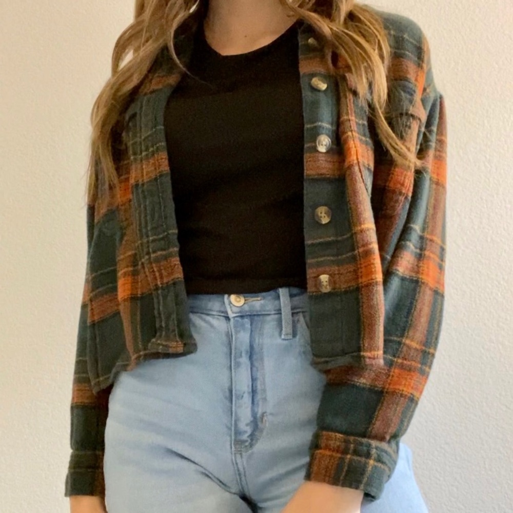 american eagle cropped flannel!
